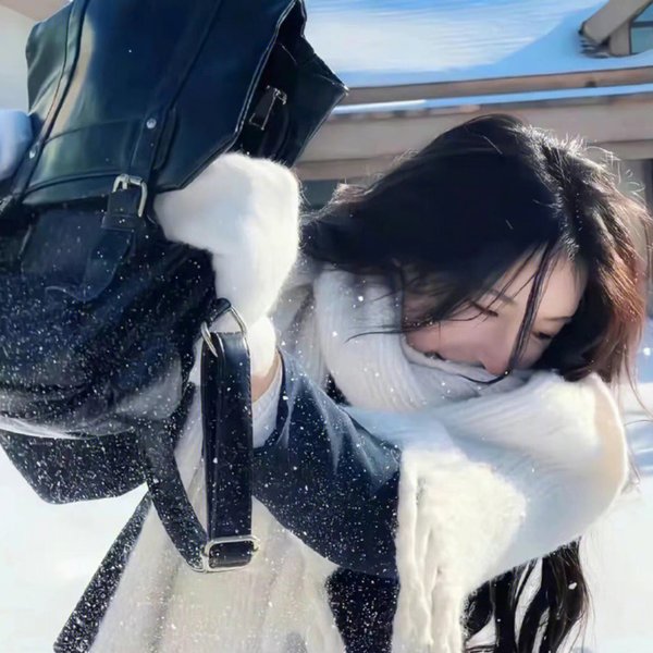 美女荒野逃亡